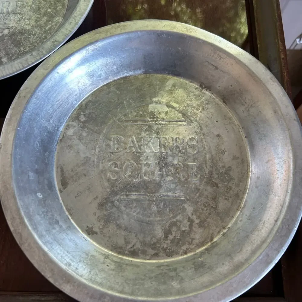 Vintage Baker’s Square Metal Pie Tins – Set of 2 – 9” Diameter
